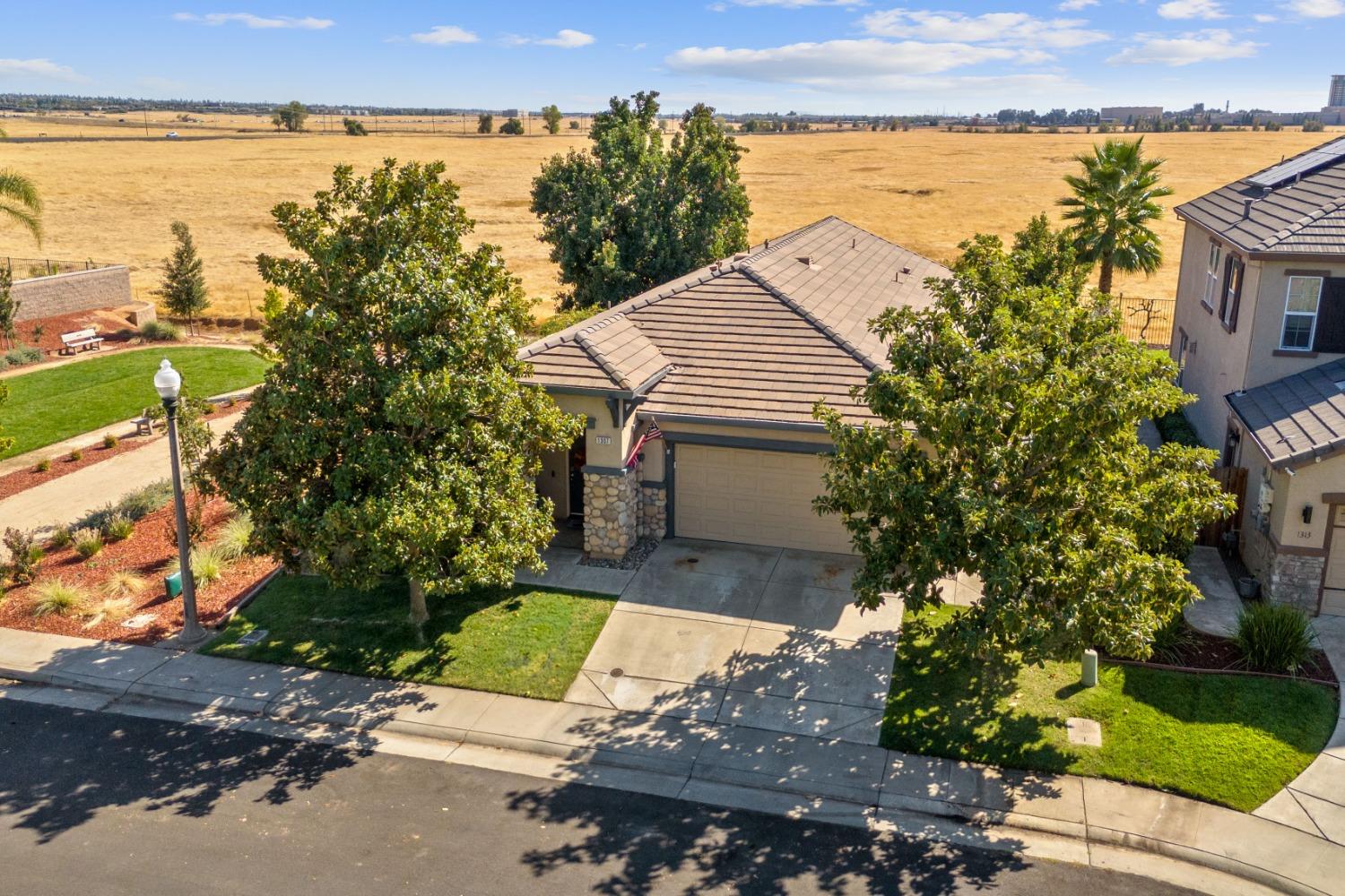 Detail Gallery Image 1 of 1 For 1307 Barnhill Ln, Lincoln,  CA 95648 - 3 Beds | 2 Baths