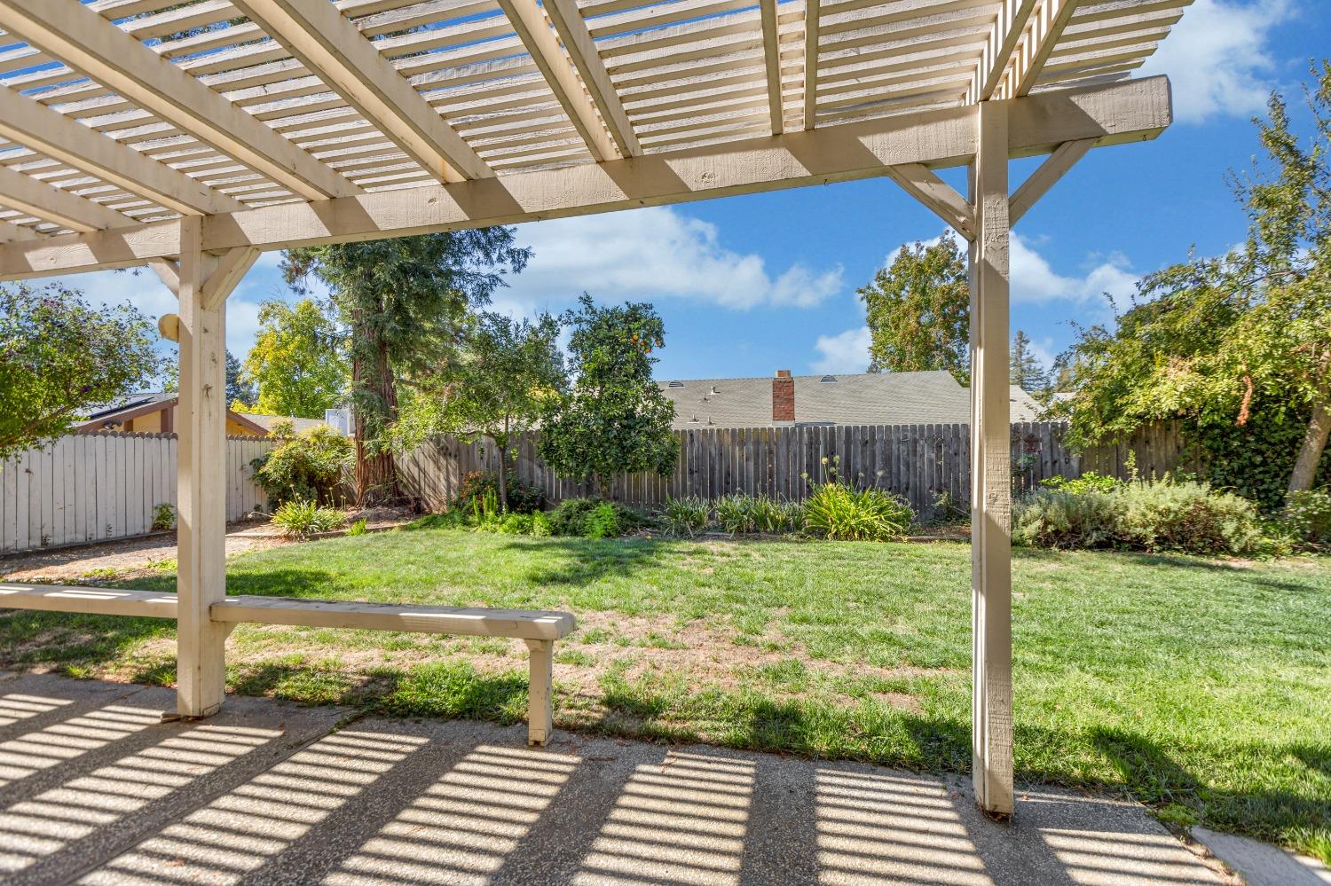 Detail Gallery Image 44 of 57 For 7346 Flowerwood, Sacramento,  CA 95831 - 3 Beds | 2/1 Baths