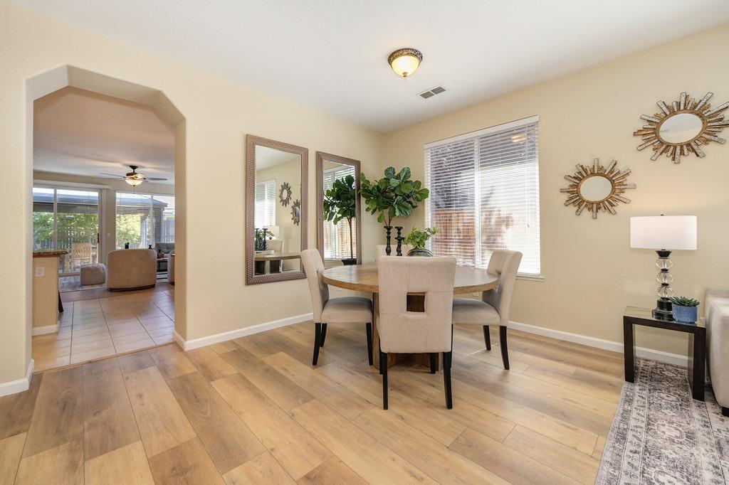 Detail Gallery Image 18 of 72 For 131 Rock House Cir, Sacramento,  CA 95835 - 2 Beds | 2 Baths