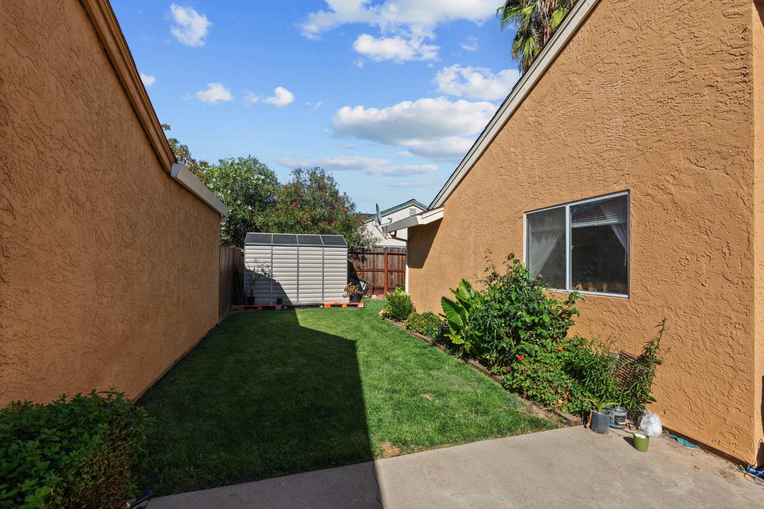 Detail Gallery Image 28 of 33 For 9241 Harrogate Way, Elk Grove,  CA 95758 - 3 Beds | 2 Baths