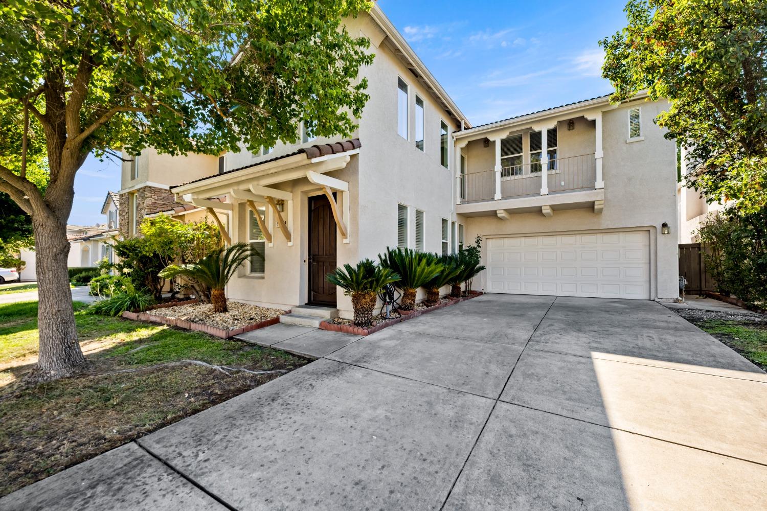 Detail Gallery Image 1 of 1 For 190 Belfont Cir, Sacramento,  CA 95835 - 4 Beds | 2/1 Baths