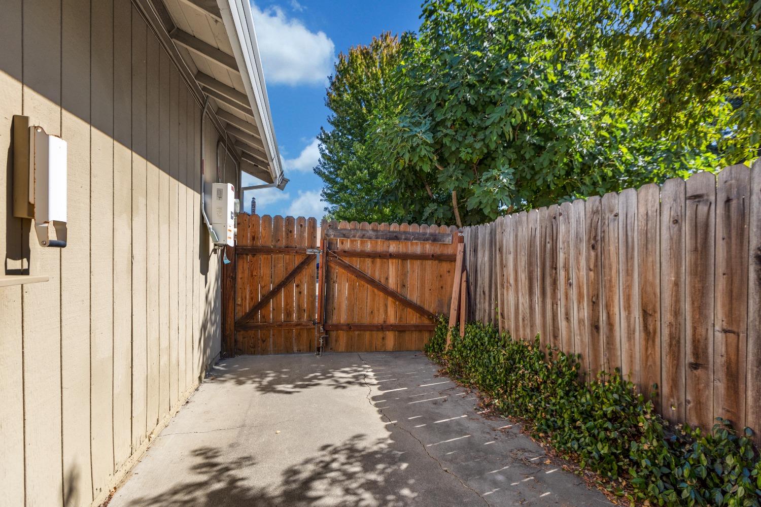 Detail Gallery Image 53 of 57 For 7346 Flowerwood, Sacramento,  CA 95831 - 3 Beds | 2/1 Baths