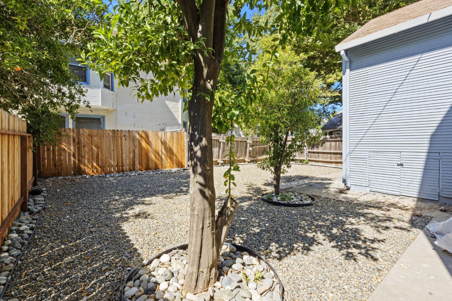 Detail Gallery Image 19 of 22 For 2100 9th St, Sacramento,  CA 95818 - 3 Beds | 2 Baths