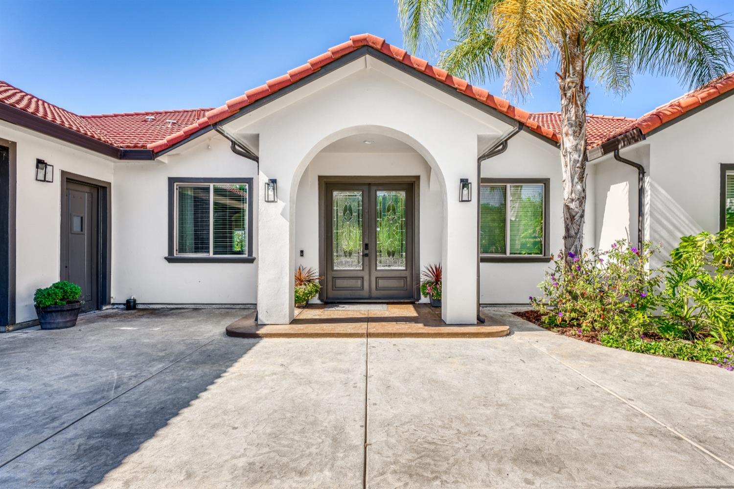 Detail Gallery Image 2 of 92 For 701 Sterling Ct, El Dorado Hills,  CA 95762 - 4 Beds | 5 Baths