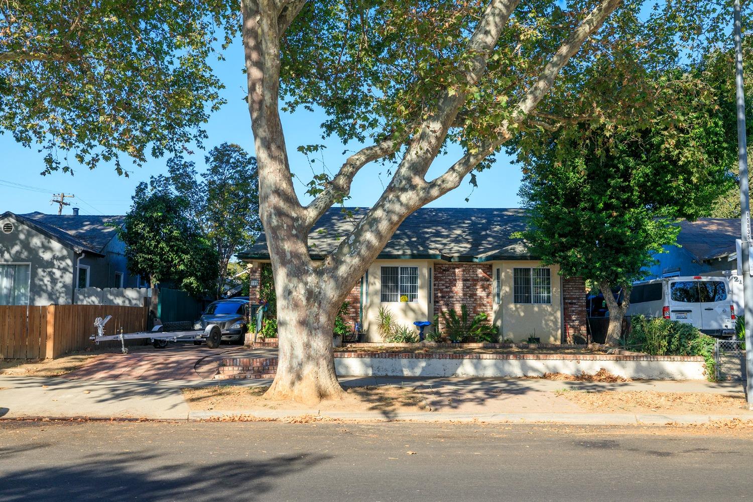 Detail Gallery Image 1 of 1 For 222 Madera Ave, Modesto,  CA 95351 - 3 Beds | 2 Baths