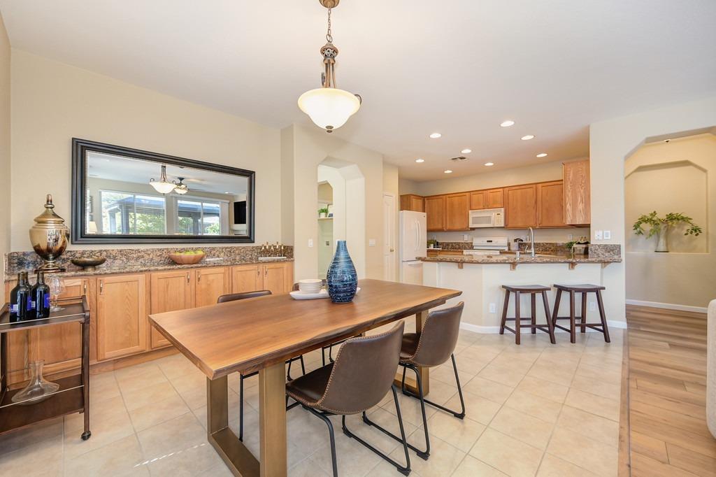 Detail Gallery Image 26 of 72 For 131 Rock House Cir, Sacramento,  CA 95835 - 2 Beds | 2 Baths