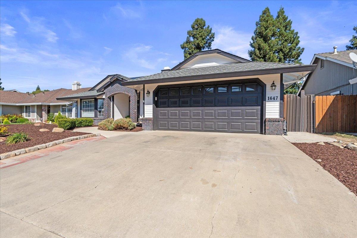 Detail Gallery Image 3 of 39 For 1647 Rebecca Dr, Yuba City,  CA 95993 - 4 Beds | 2 Baths