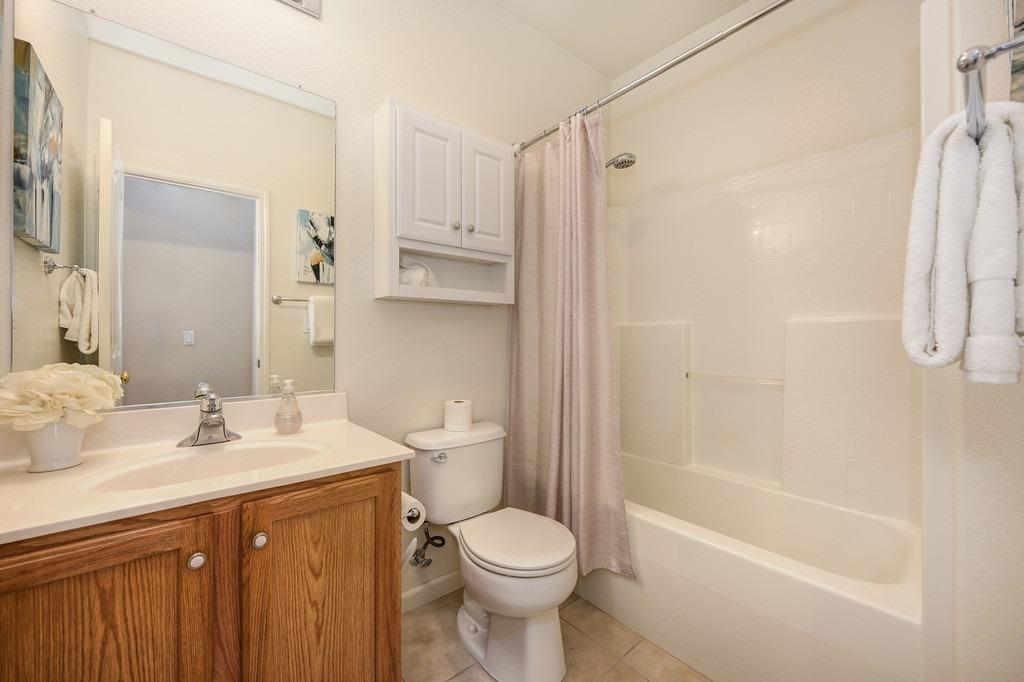 Detail Gallery Image 45 of 72 For 131 Rock House Cir, Sacramento,  CA 95835 - 2 Beds | 2 Baths