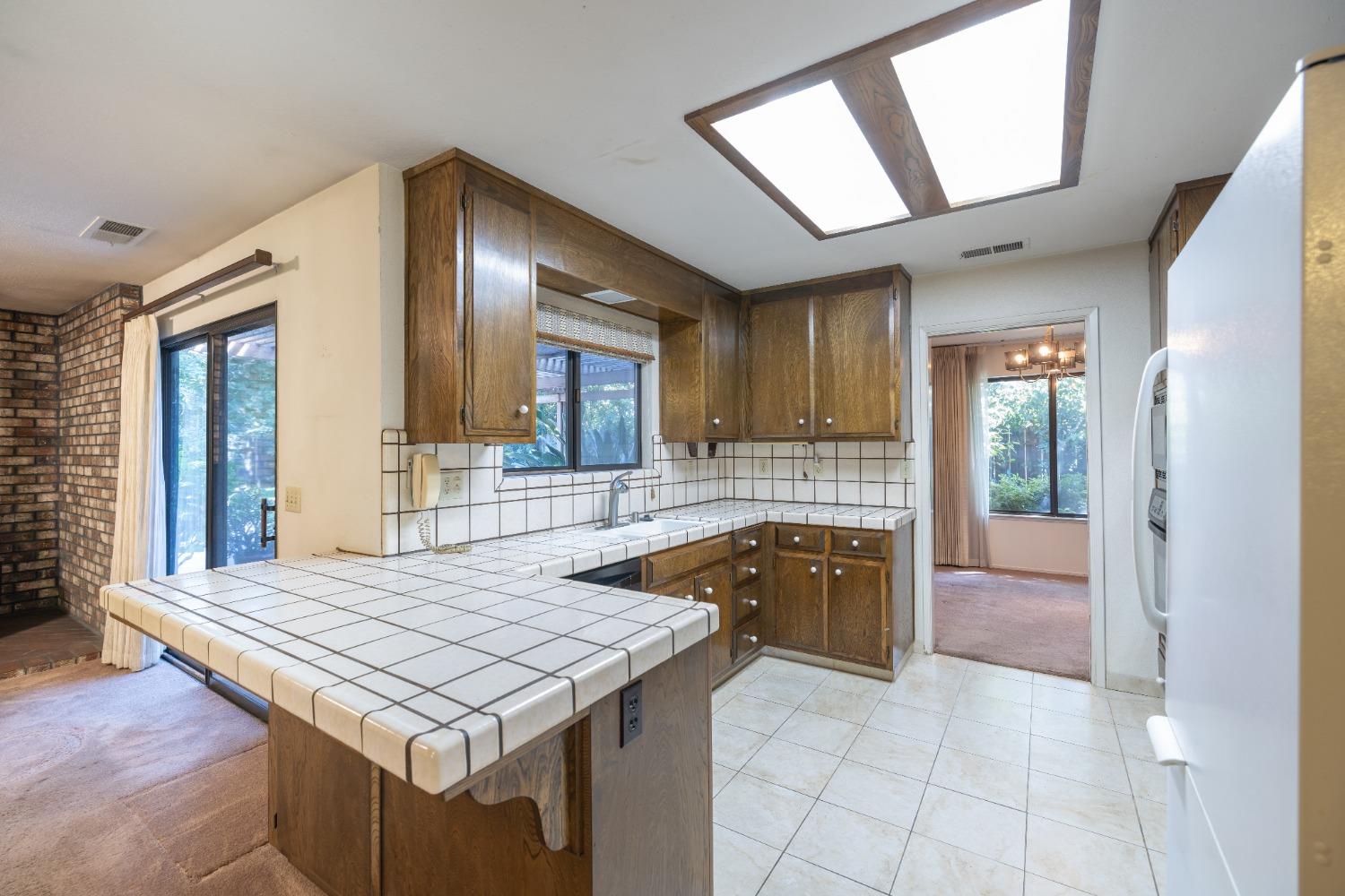 Detail Gallery Image 15 of 59 For 2918 Snowbrook Ct, Stockton,  CA 95219 - 5 Beds | 3/1 Baths