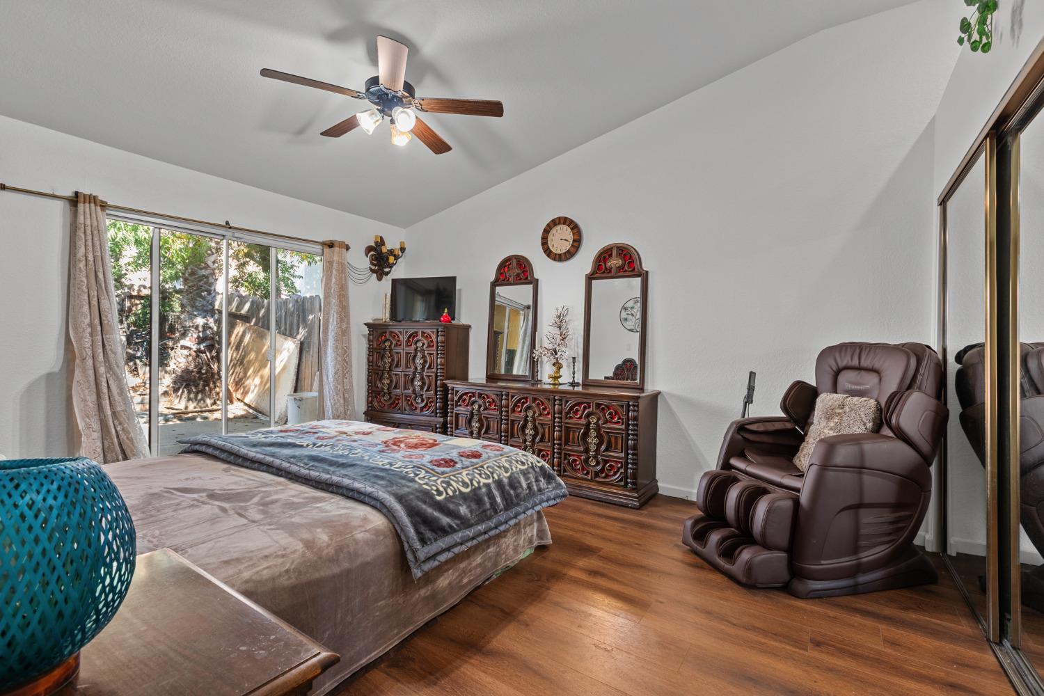 Detail Gallery Image 9 of 33 For 9241 Harrogate Way, Elk Grove,  CA 95758 - 3 Beds | 2 Baths