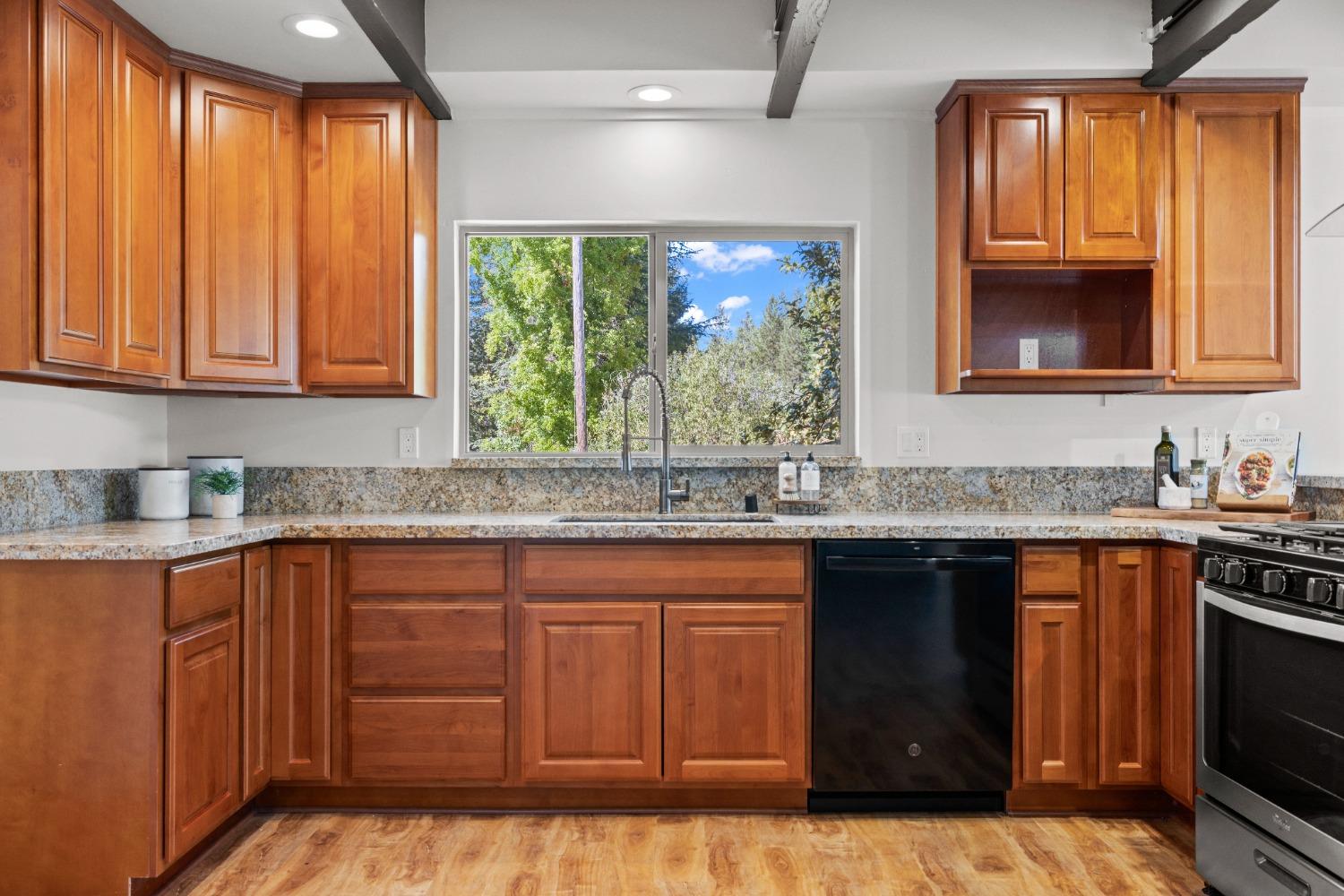 Detail Gallery Image 17 of 63 For 9803 State Highway 193, Placerville,  CA 95667 - 3 Beds | 2/1 Baths