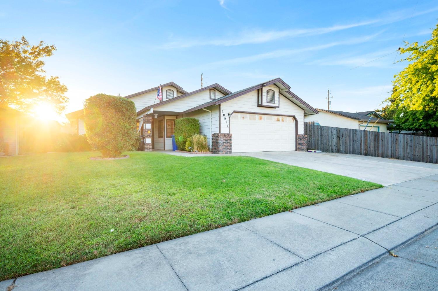 Detail Gallery Image 3 of 34 For 18911 Rio Verde St, Woodbridge,  CA 95258 - 3 Beds | 2 Baths