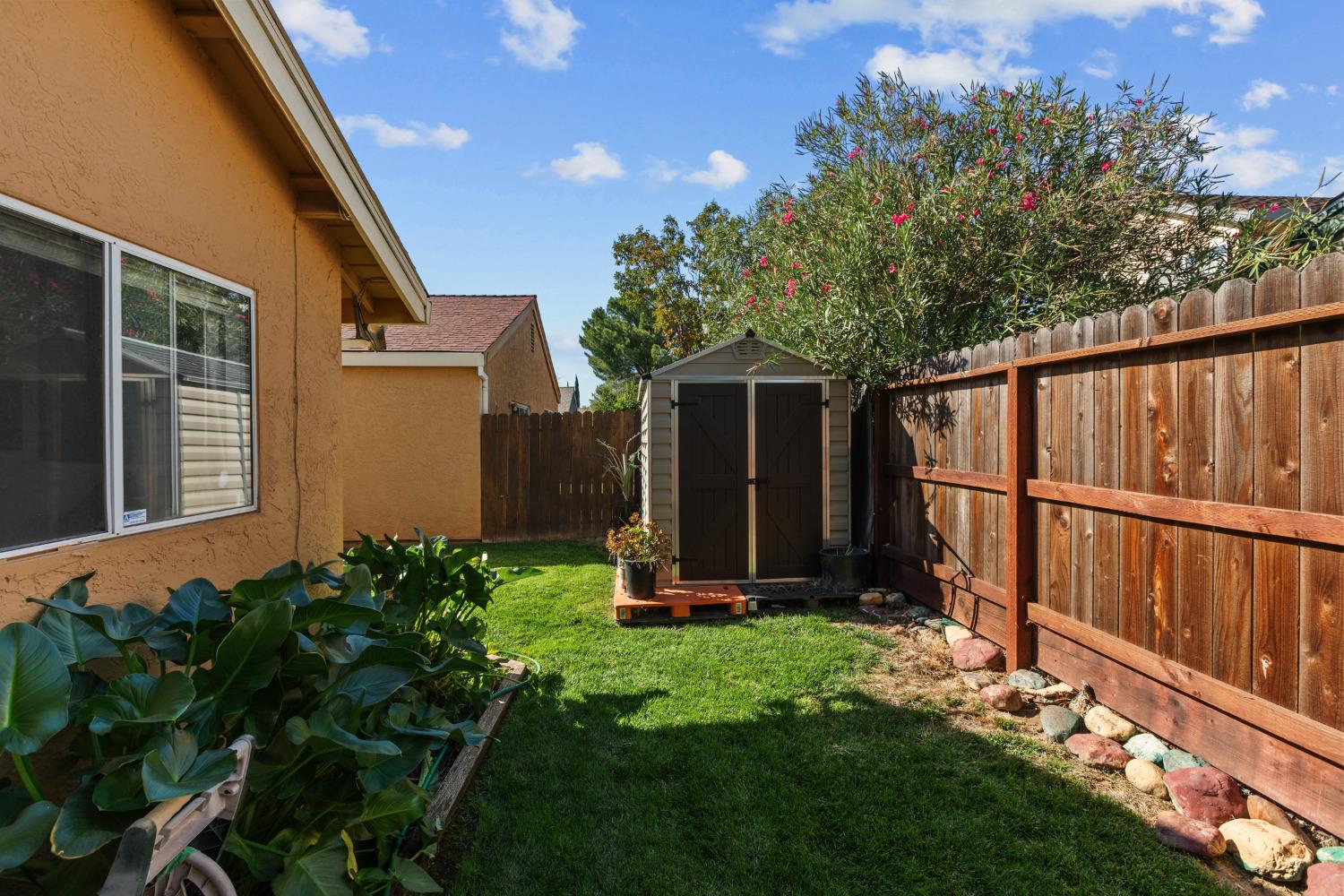 Detail Gallery Image 31 of 33 For 9241 Harrogate Way, Elk Grove,  CA 95758 - 3 Beds | 2 Baths