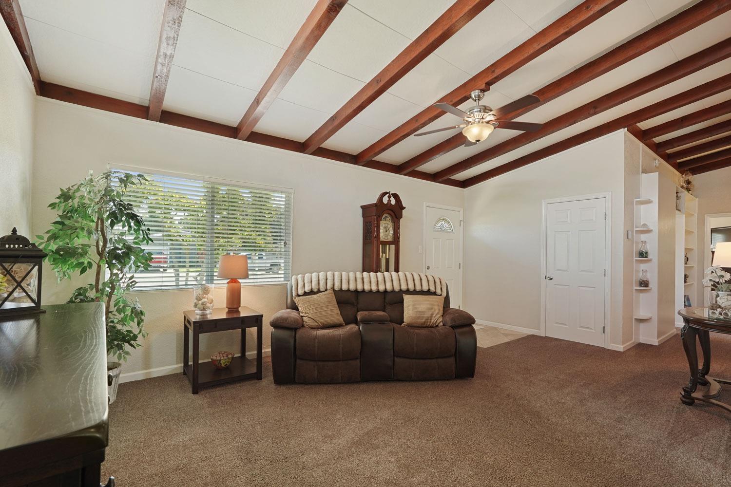 Detail Gallery Image 8 of 42 For 413 N Sunset Dr, Lodi,  CA 95240 - 3 Beds | 1 Baths