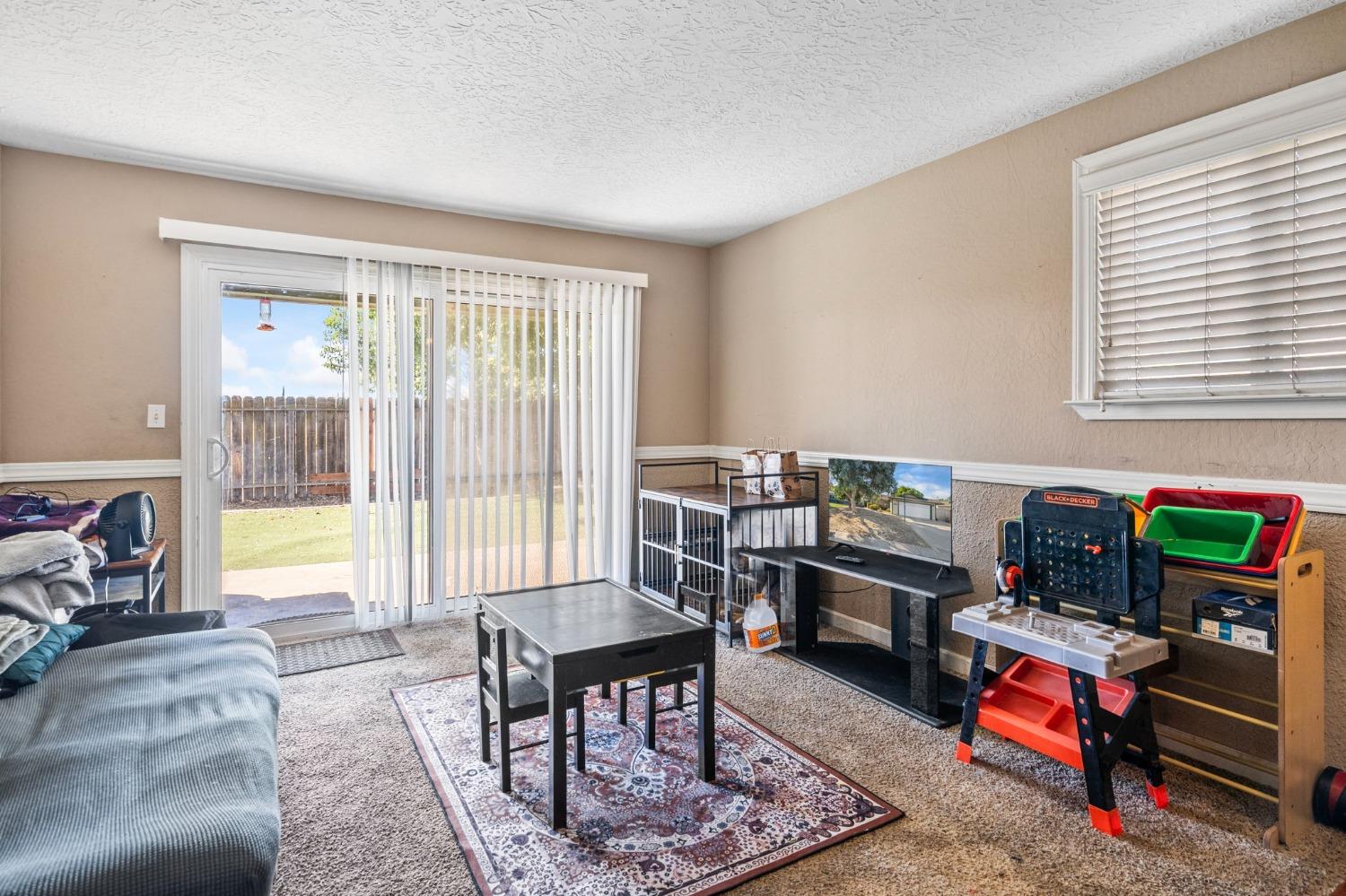 Detail Gallery Image 9 of 31 For 1076 Pepperwood Dr, Manteca,  CA 95336 - 3 Beds | 2 Baths