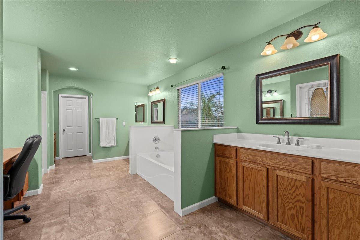 Detail Gallery Image 24 of 53 For 250 Romanov Ct, Patterson,  CA 95363 - 6 Beds | 4 Baths