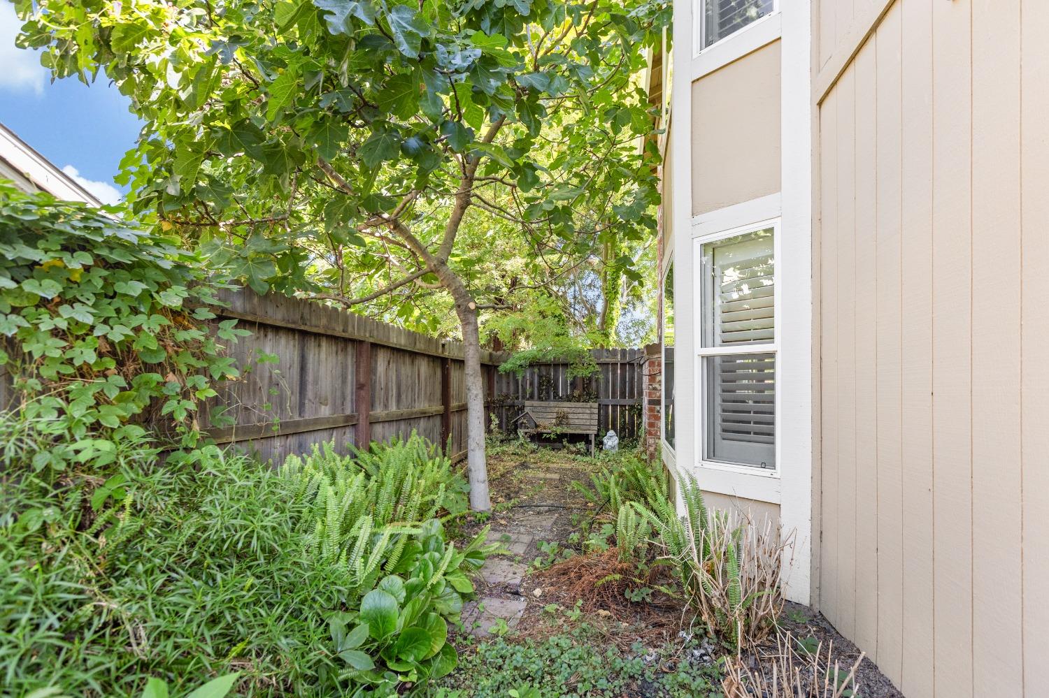 Detail Gallery Image 51 of 57 For 7346 Flowerwood, Sacramento,  CA 95831 - 3 Beds | 2/1 Baths