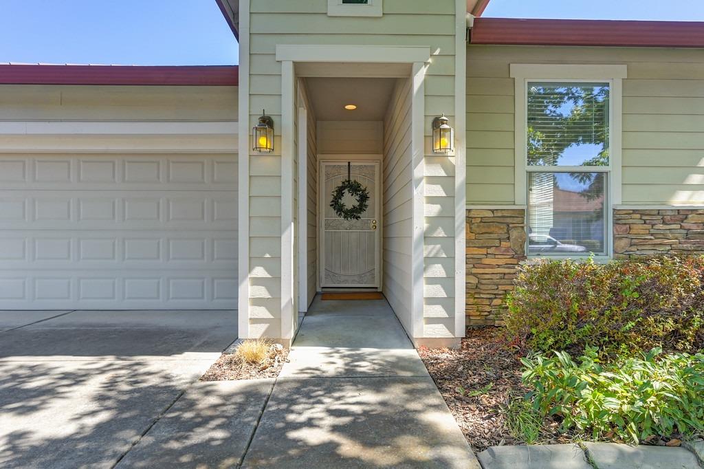 Detail Gallery Image 4 of 72 For 131 Rock House Cir, Sacramento,  CA 95835 - 2 Beds | 2 Baths