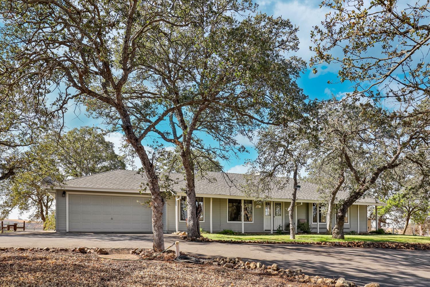 Detail Gallery Image 4 of 70 For 8370 Hautly Ln, Valley Springs,  CA 95252 - 3 Beds | 2 Baths