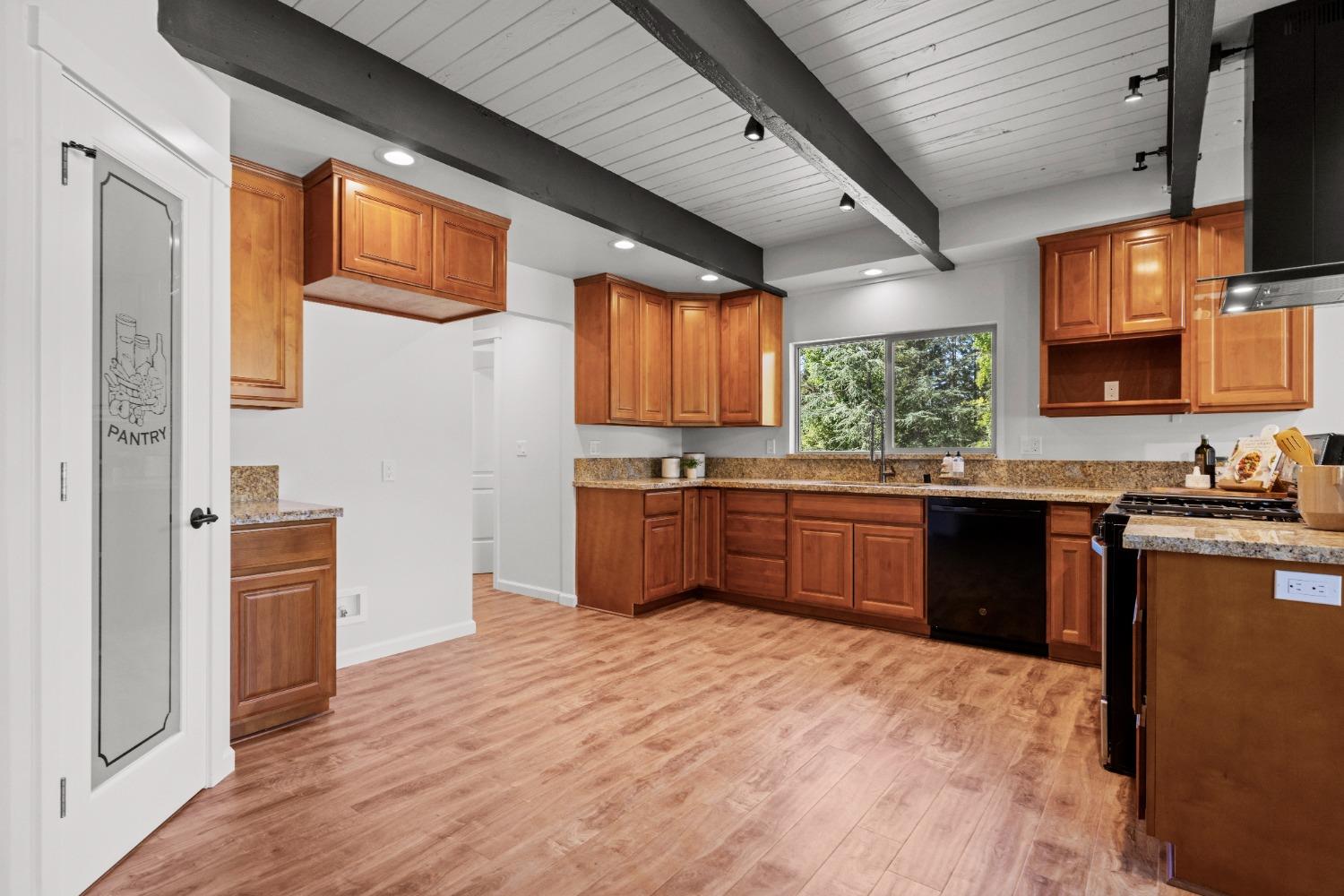 Detail Gallery Image 16 of 63 For 9803 State Highway 193, Placerville,  CA 95667 - 3 Beds | 2/1 Baths