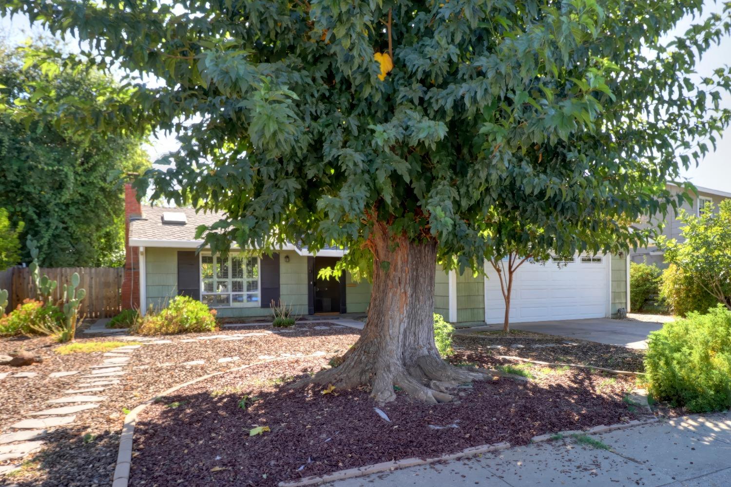 Detail Gallery Image 1 of 1 For 2554 Key West Way, Sacramento,  CA 95826 - 4 Beds | 2 Baths