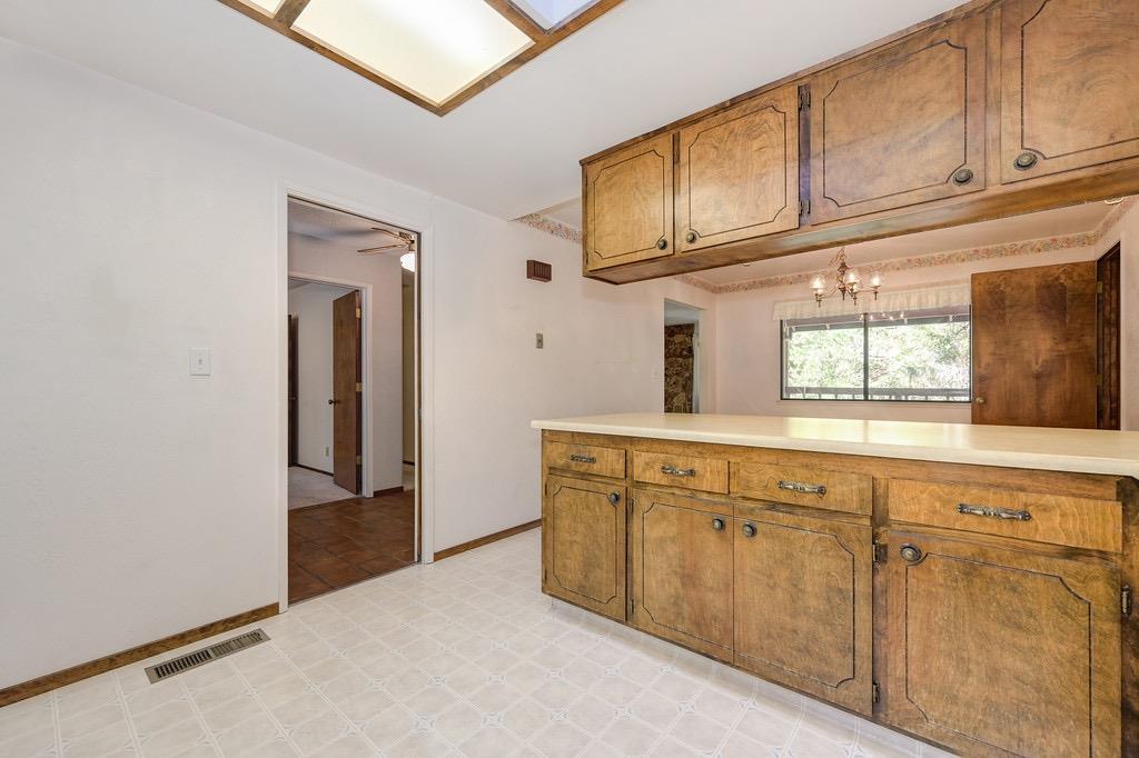 Detail Gallery Image 6 of 51 For 12106 Rocker Rd, Nevada City,  CA 95959 - 3 Beds | 2/1 Baths