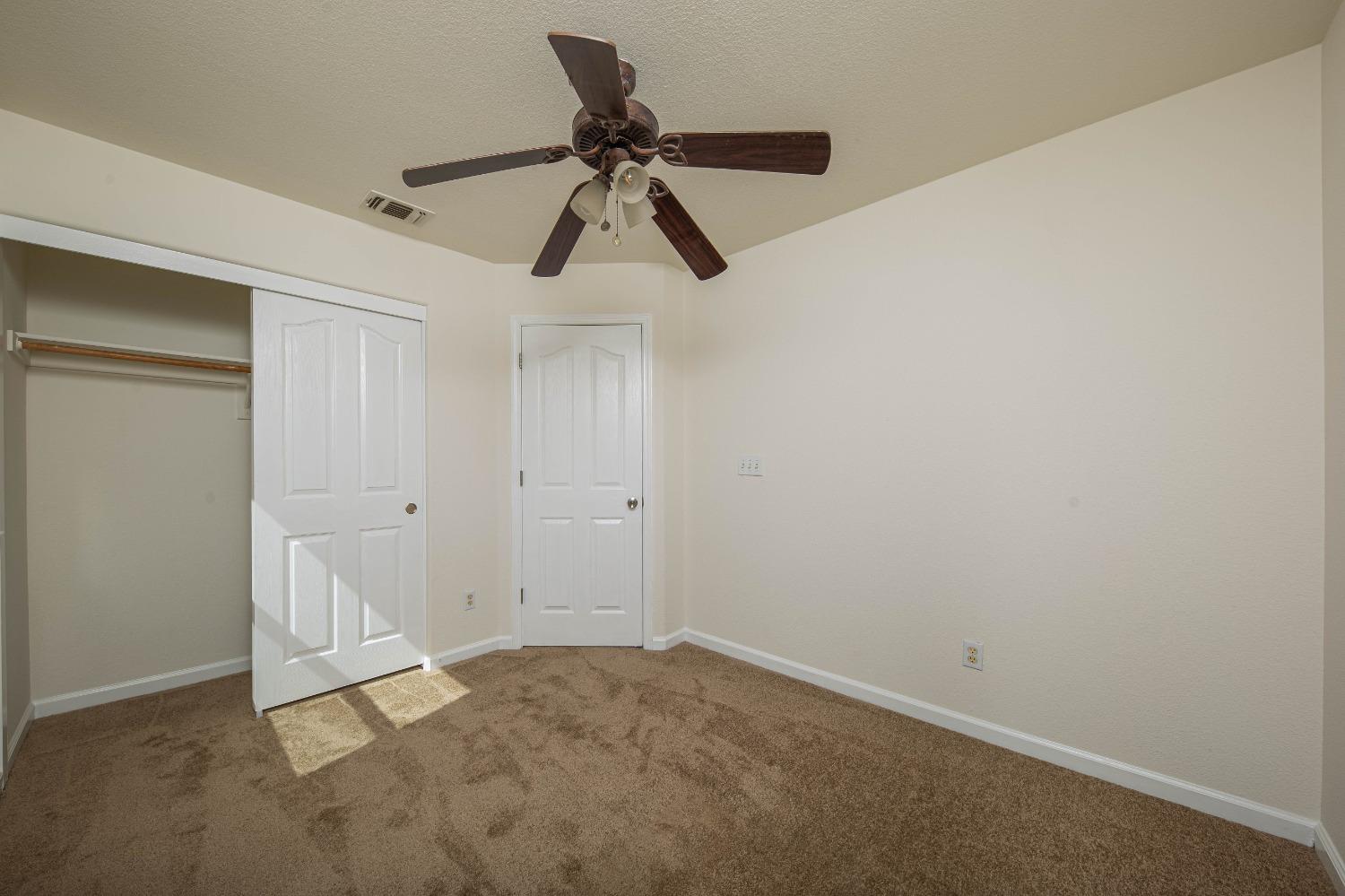 Detail Gallery Image 20 of 28 For 2428 San Martino Ln, Lodi,  CA 95240 - 4 Beds | 2/1 Baths