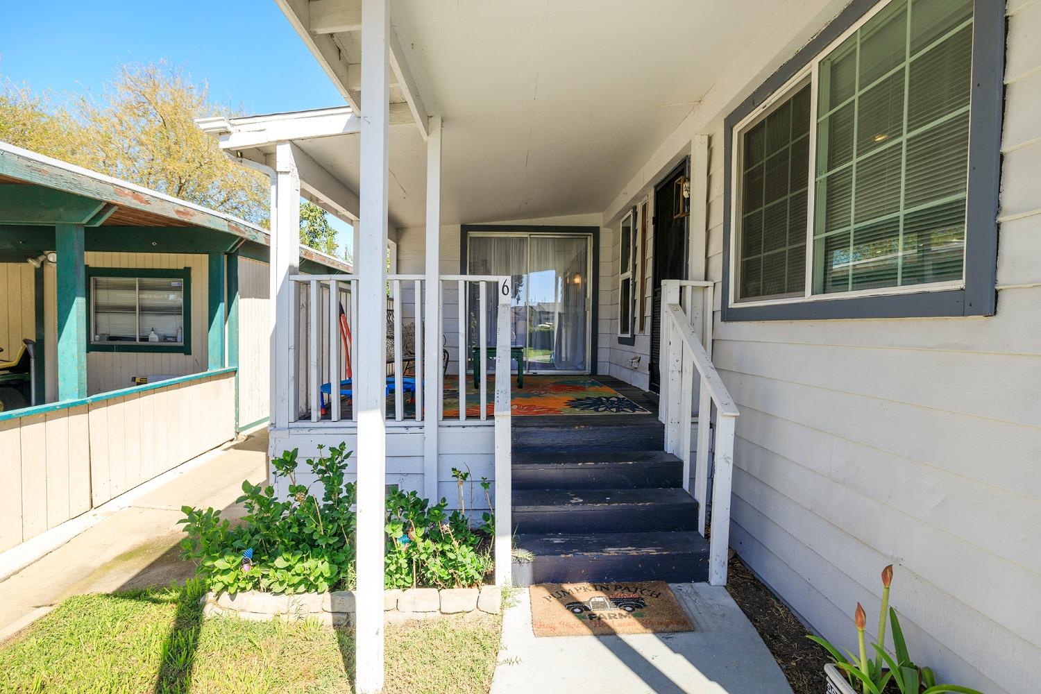 Detail Gallery Image 4 of 56 For 6 Softwind, Lodi,  CA 95242 - 3 Beds | 2 Baths