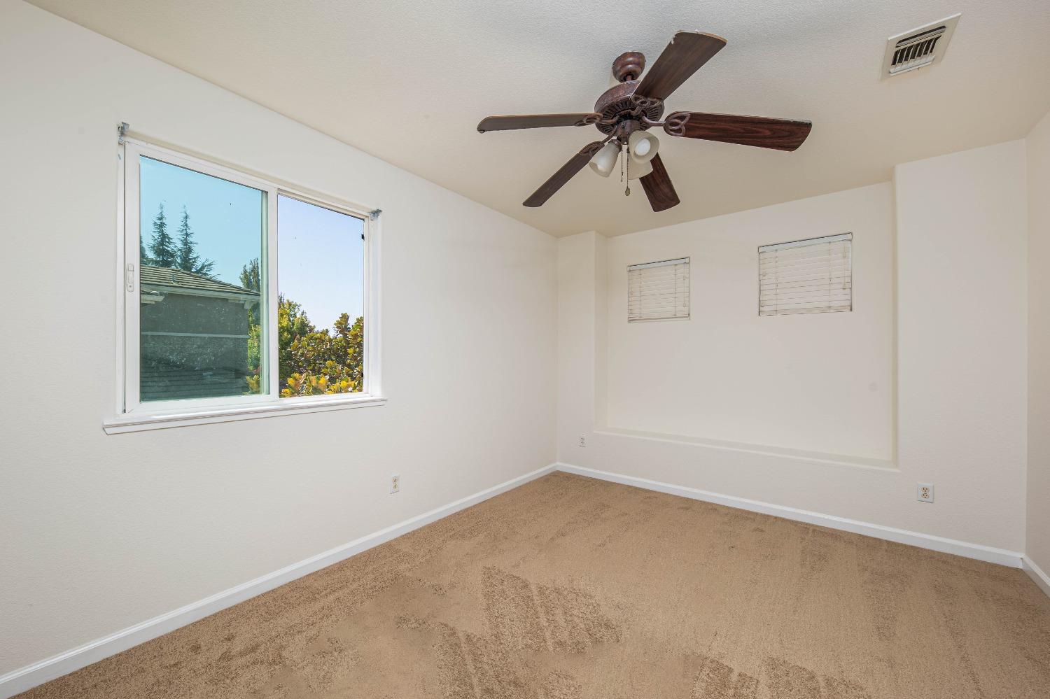 Detail Gallery Image 17 of 28 For 2428 San Martino Ln, Lodi,  CA 95240 - 4 Beds | 2/1 Baths