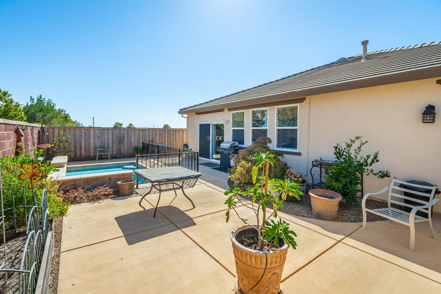 Detail Gallery Image 36 of 38 For 5421 Mill Water Cir, Rancho Cordova,  CA 95742 - 3 Beds | 2/1 Baths