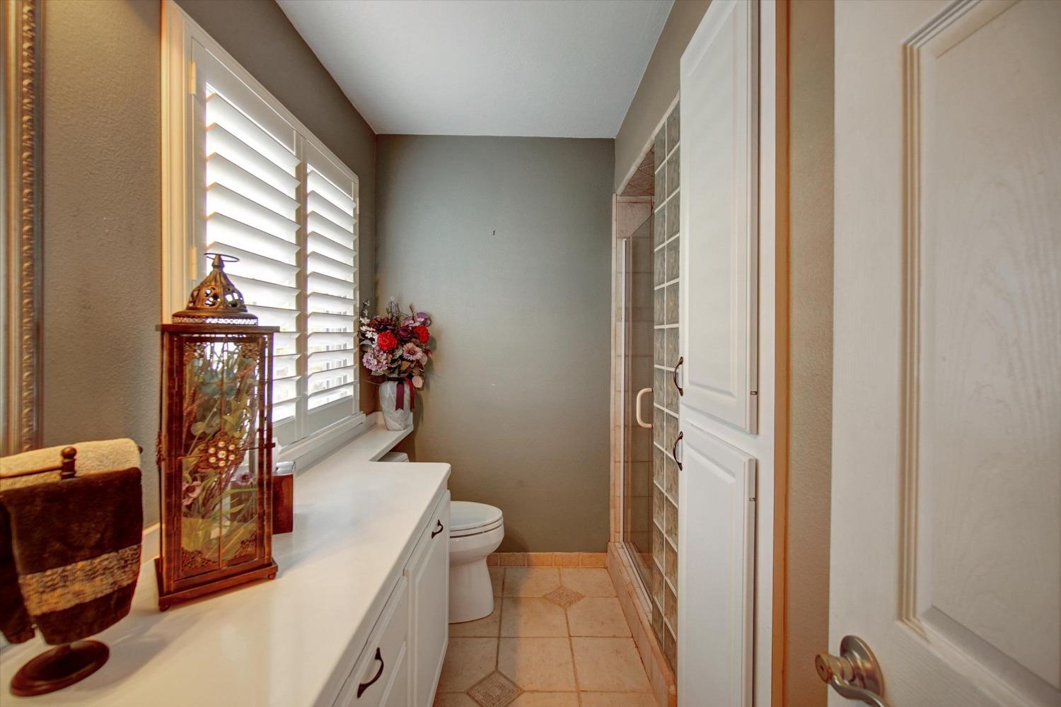 Detail Gallery Image 46 of 73 For 5000 Oak Point Way, Fair Oaks,  CA 95628 - 4 Beds | 2/1 Baths