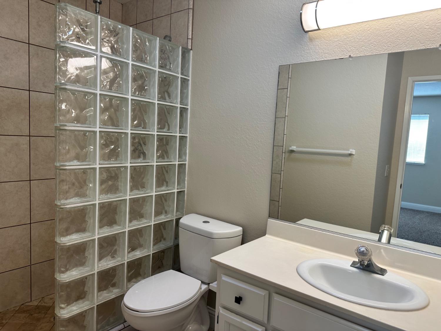 Detail Gallery Image 20 of 31 For 5636 Mapleridge Ct, Rocklin,  CA 95677 - 2 Beds | 2 Baths