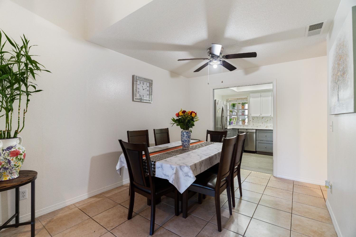 Detail Gallery Image 13 of 33 For 208 Live Oak Cir #42,  Roseville,  CA 95678 - 2 Beds | 1/1 Baths