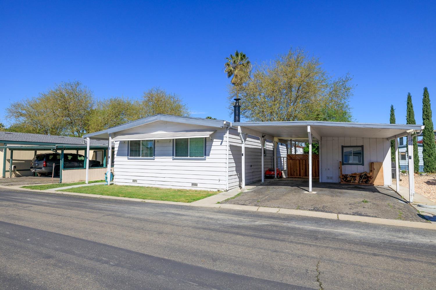 Detail Gallery Image 3 of 56 For 6 Softwind, Lodi,  CA 95242 - 3 Beds | 2 Baths