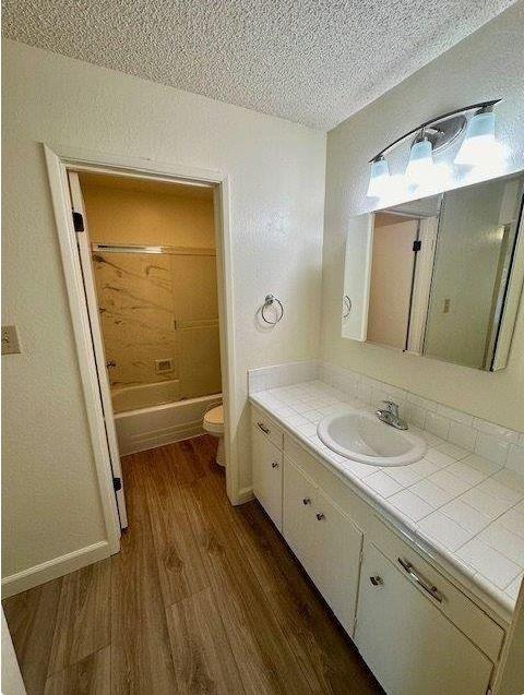 Detail Gallery Image 2 of 12 For 1301 W Lodi Ave, Lodi,  CA 95240 - 2 Beds | 1 Baths