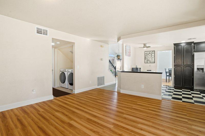 Detail Gallery Image 24 of 48 For 7938 Bucks Harbor Way, Sacramento,  CA 95828 - 3 Beds | 2/1 Baths