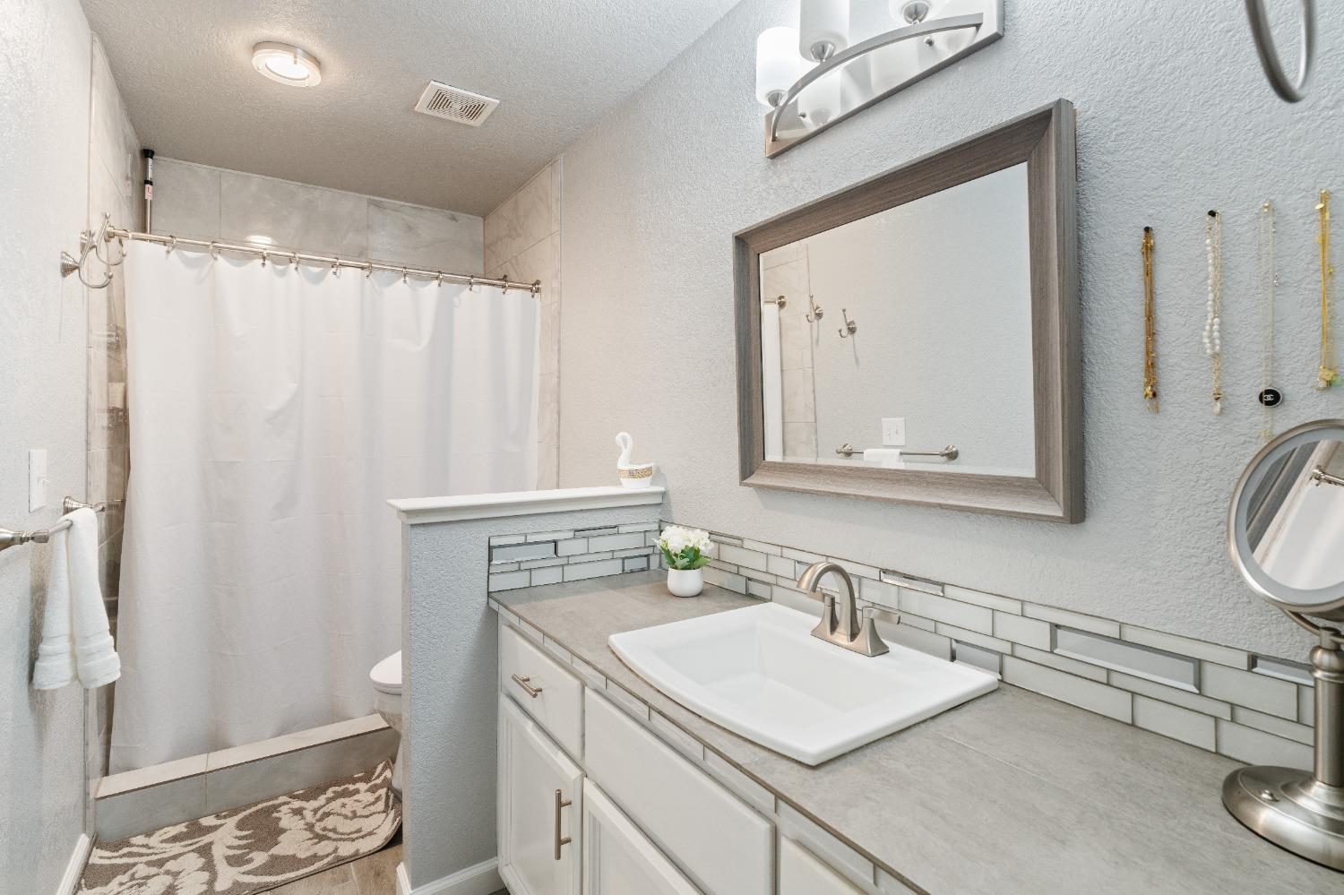 Detail Gallery Image 16 of 33 For 208 Live Oak Cir #42,  Roseville,  CA 95678 - 2 Beds | 1/1 Baths