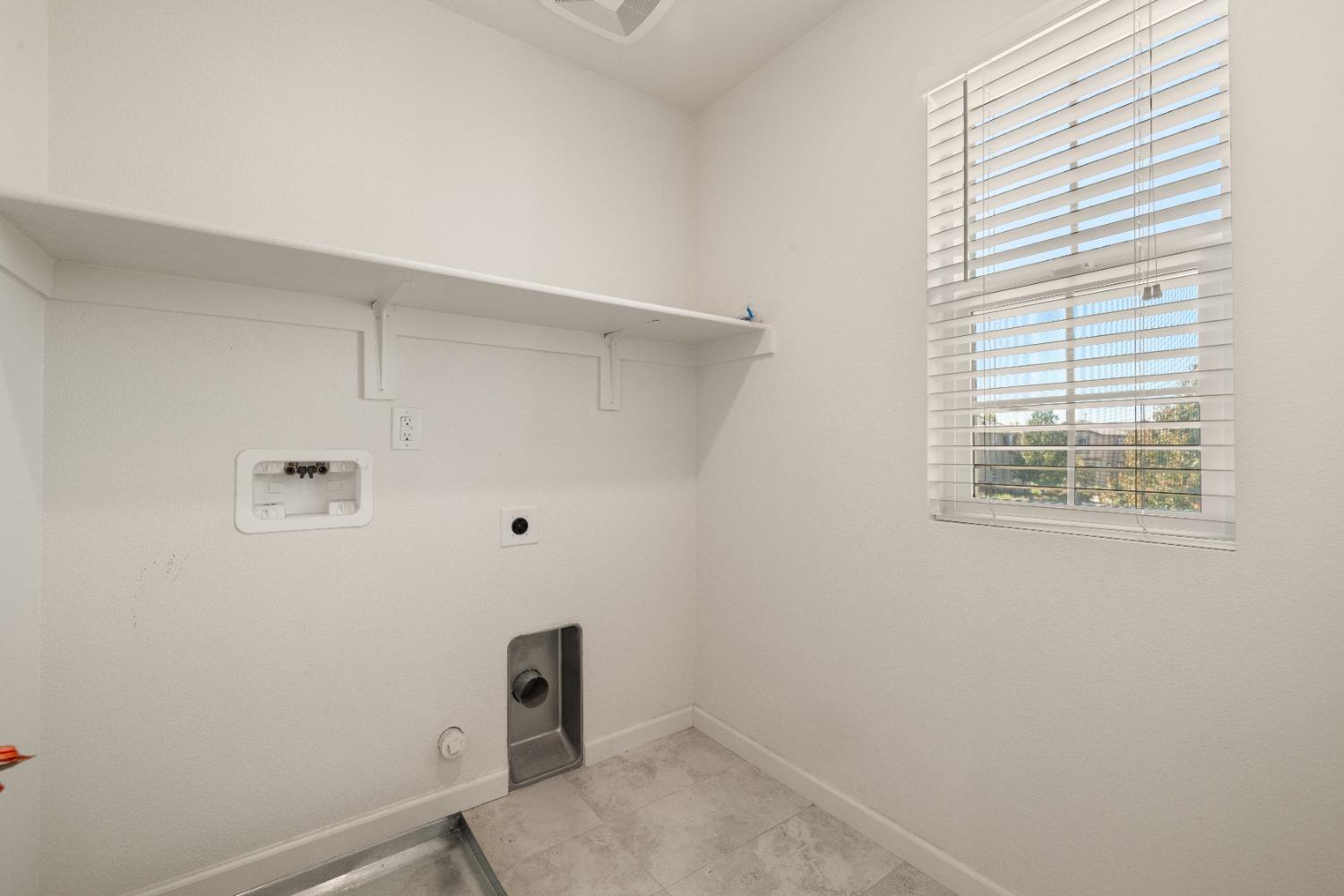 Detail Gallery Image 22 of 47 For 2 Suncatcher Pl, Sacramento,  CA 95835 - 3 Beds | 2/1 Baths