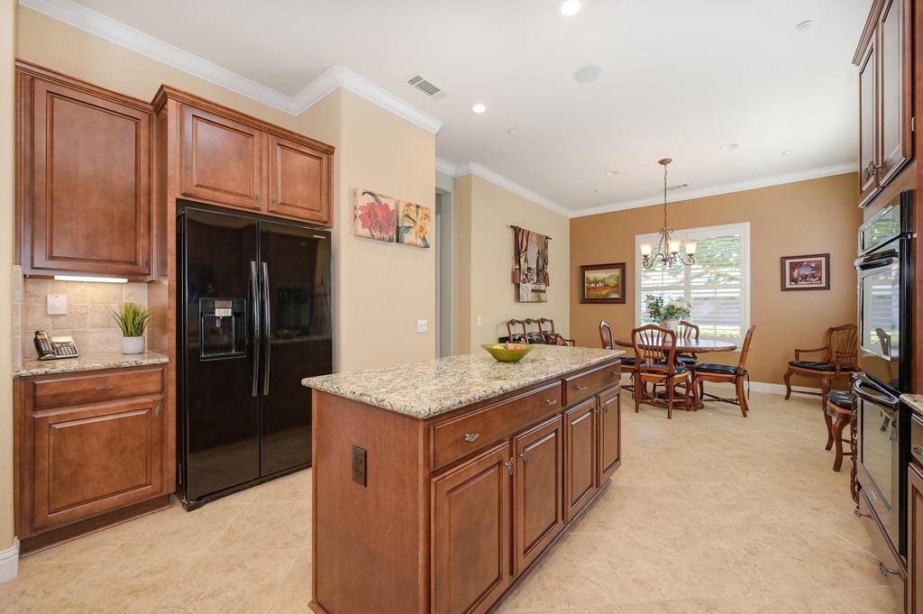 Detail Gallery Image 17 of 86 For 2056 Brixham Dr, Roseville,  CA 95747 - 2 Beds | 2 Baths