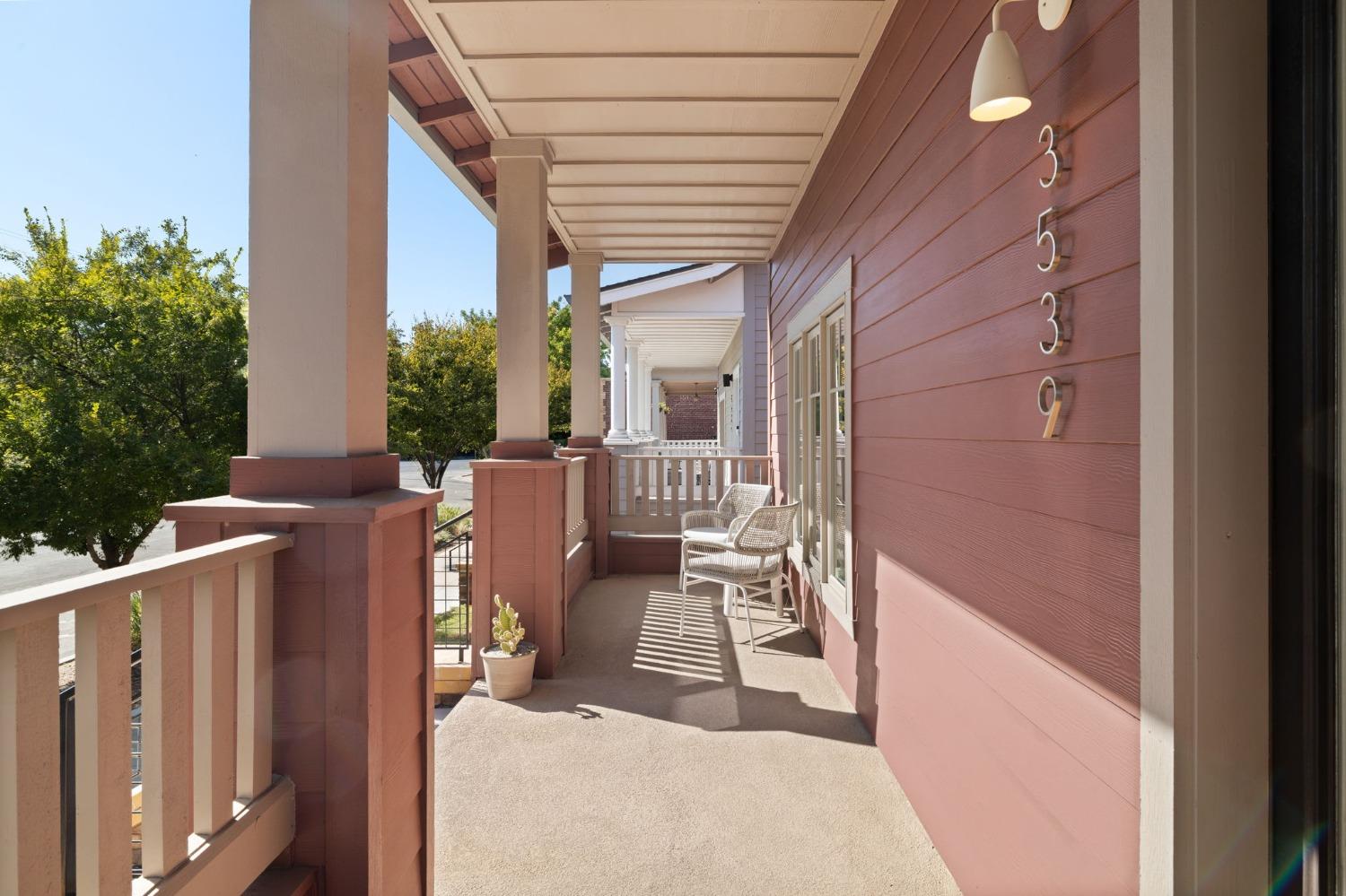 Detail Gallery Image 3 of 52 For 3539 3rd Ave, Sacramento,  CA 95817 - 3 Beds | 2 Baths