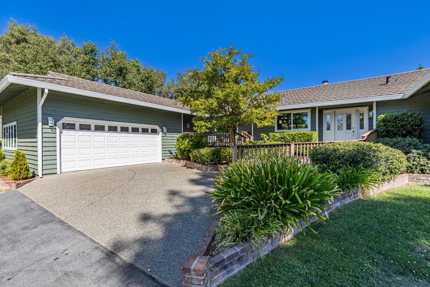 Detail Gallery Image 5 of 77 For 8207 Lakeland Dr, Granite Bay,  CA 95746 - 4 Beds | 3 Baths