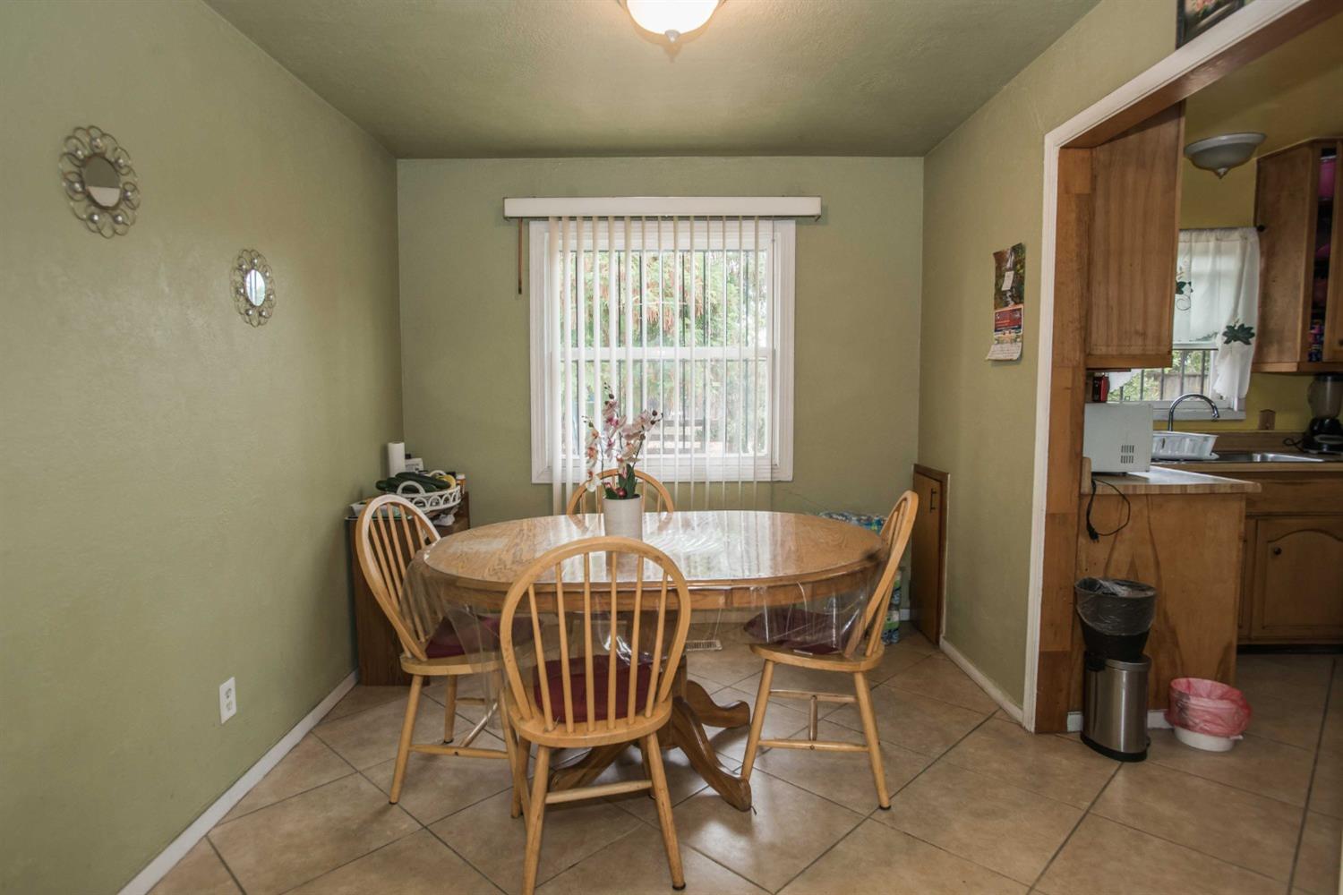 Detail Gallery Image 7 of 25 For 1904 West Ln, Stockton,  CA 95205 - 2 Beds | 1 Baths