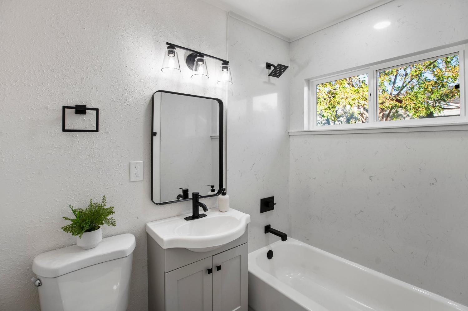 Detail Gallery Image 11 of 22 For 199 Sconce Way, Sacramento,  CA 95838 - 3 Beds | 2 Baths