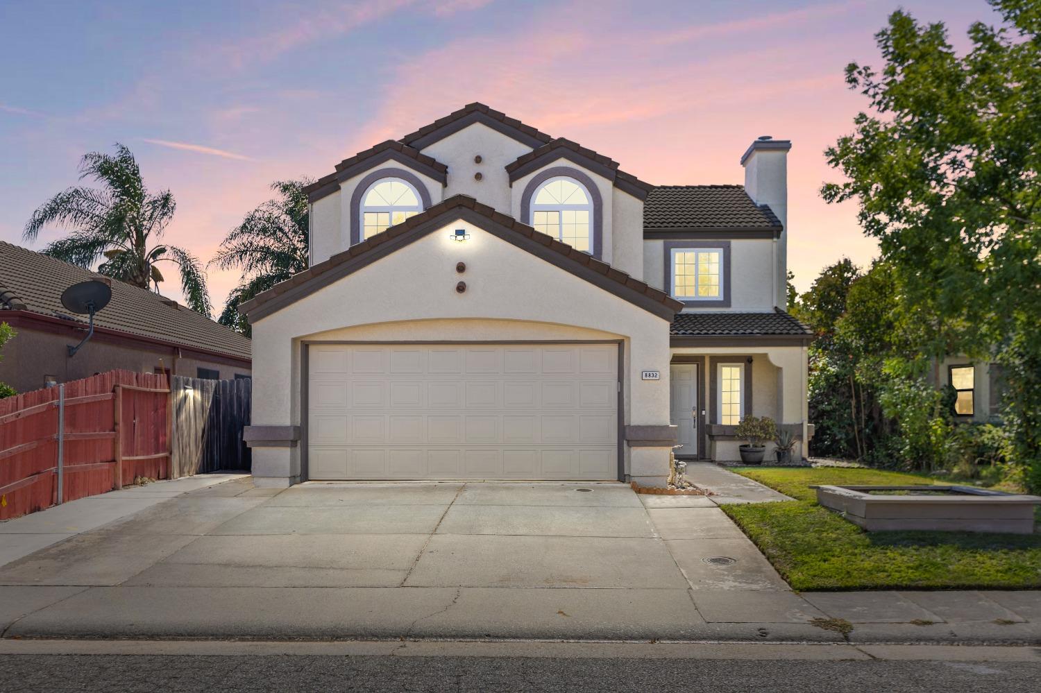 Detail Gallery Image 1 of 1 For 8832 La Margarita Way, Sacramento,  CA 95828 - 4 Beds | 2/1 Baths