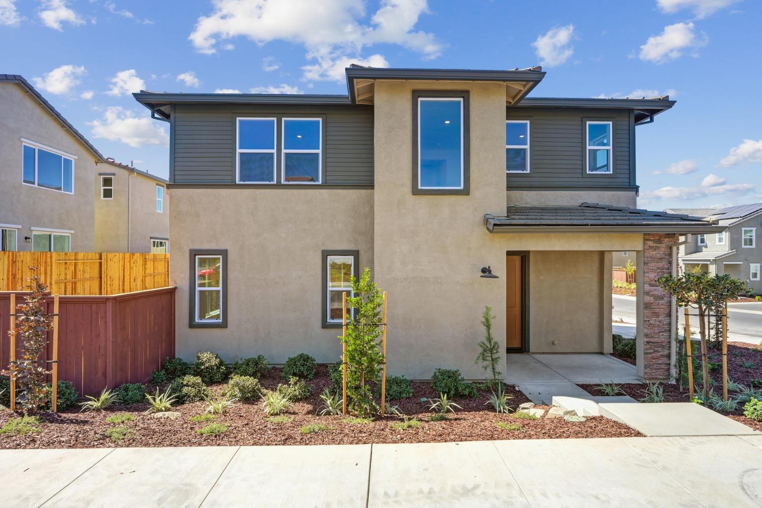 Detail Gallery Image 3 of 31 For 3413 Magnolia Way, Folsom,  CA 95630 - 3 Beds | 2/1 Baths