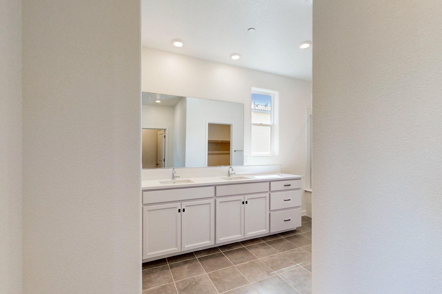 Detail Gallery Image 25 of 31 For 3413 Magnolia Way, Folsom,  CA 95630 - 3 Beds | 2/1 Baths