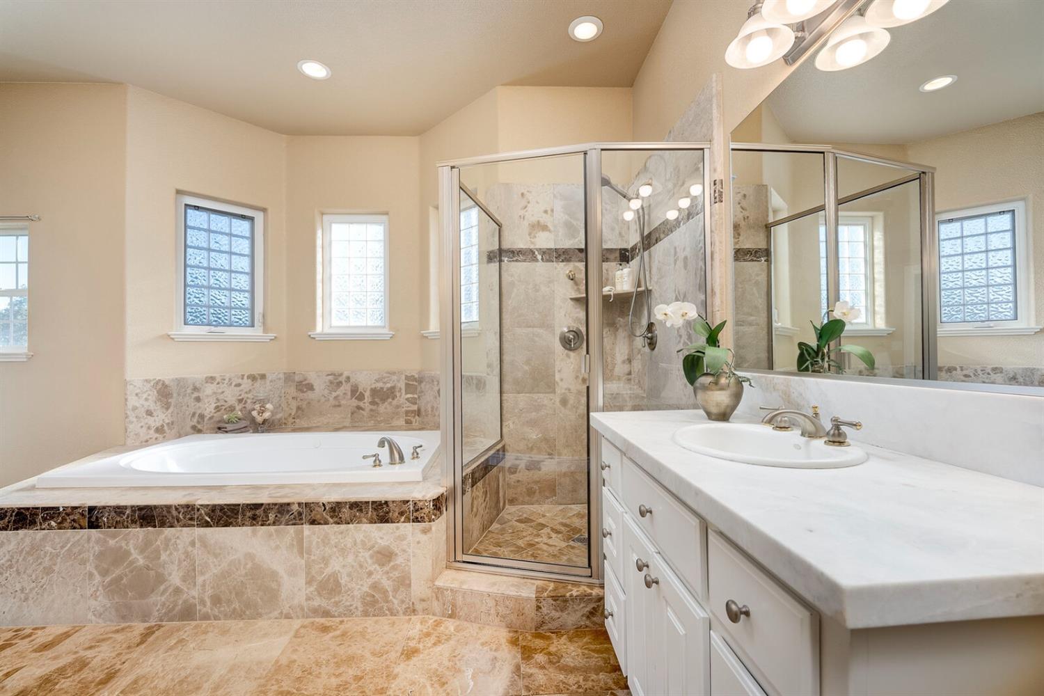 Detail Gallery Image 33 of 72 For 100 Englehart Dr, Folsom,  CA 95630 - 5 Beds | 4/1 Baths