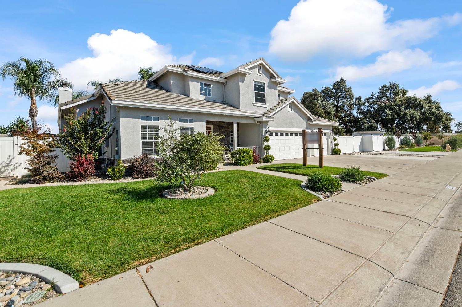 Detail Gallery Image 7 of 68 For 1239 Cameron Ln, Ripon,  CA 95366 - 4 Beds | 3 Baths