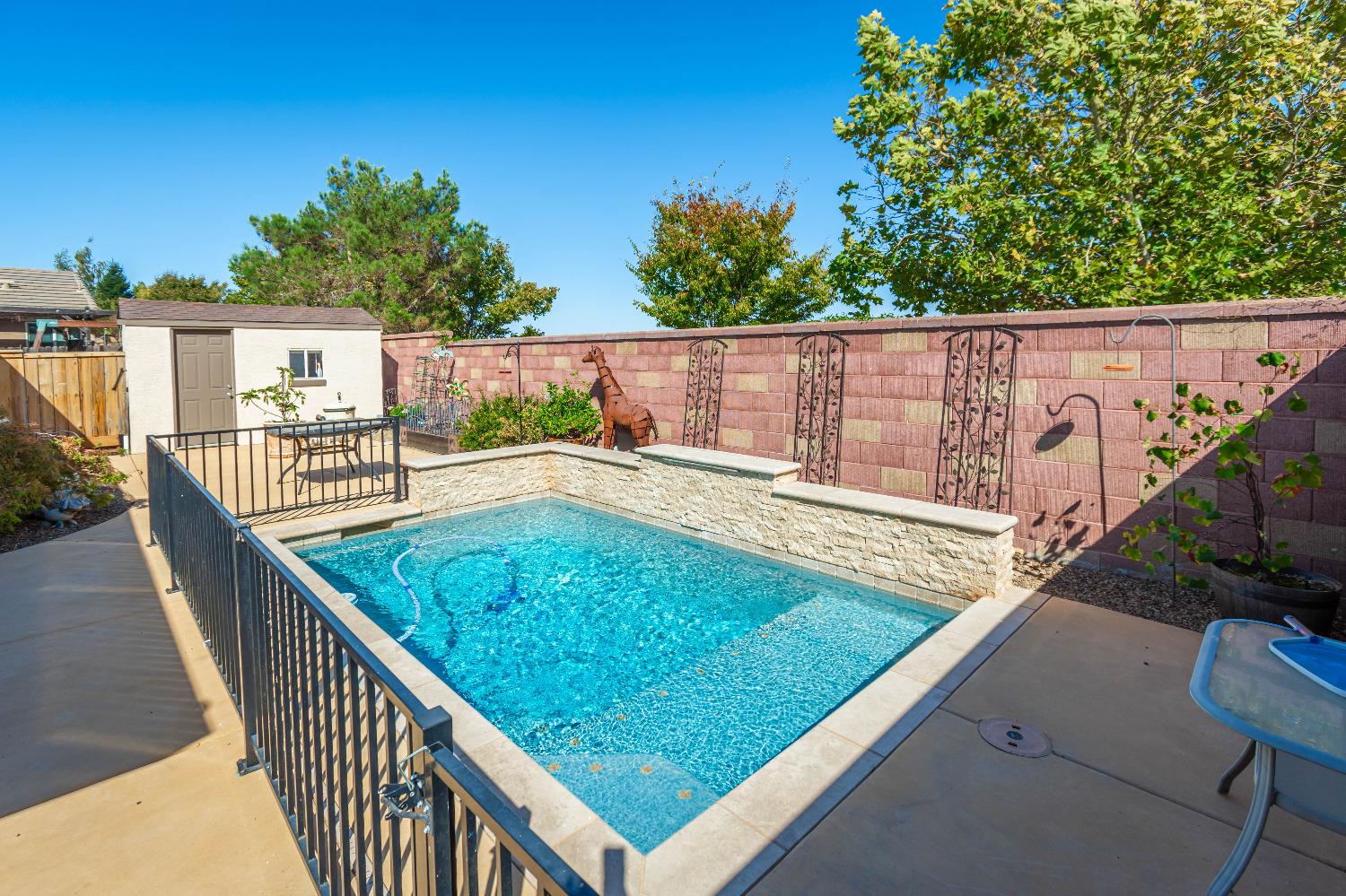 Detail Gallery Image 34 of 38 For 5421 Mill Water Cir, Rancho Cordova,  CA 95742 - 3 Beds | 2/1 Baths