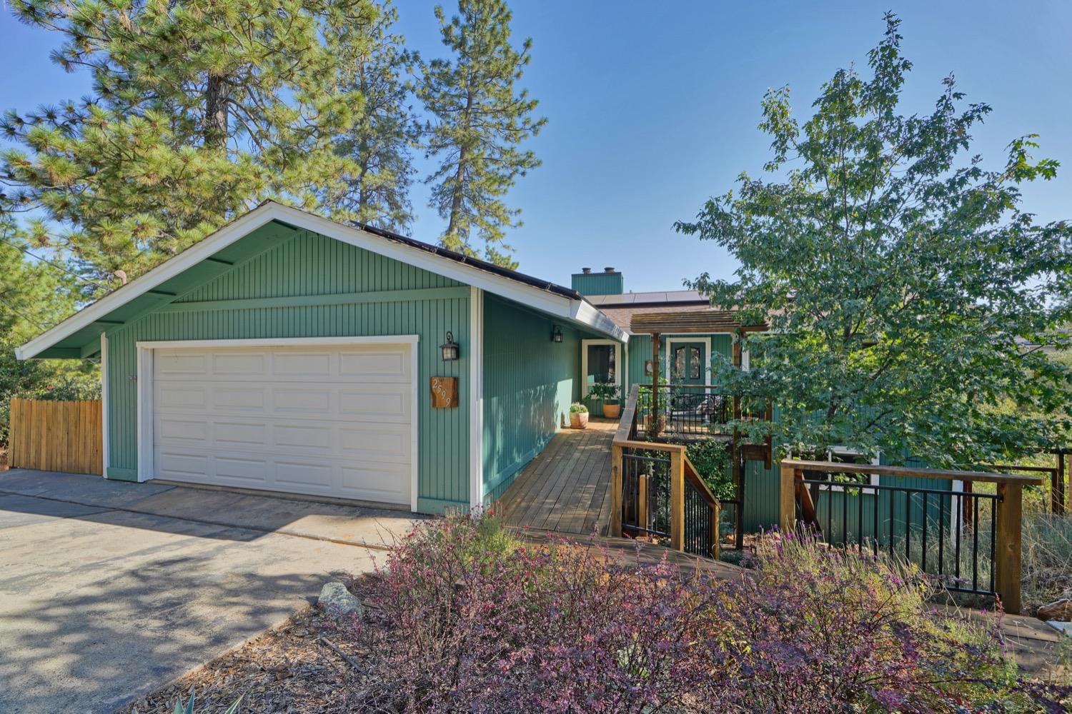 Detail Gallery Image 1 of 52 For 2599 Northridge Dr, Placerville,  CA 95667 - 4 Beds | 2/1 Baths